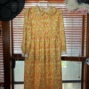 Floral Long Sleeve pioneer Dress up, with bonnet.